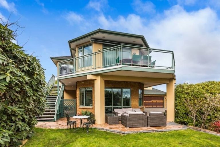 Photo of property in 28 Chesham Avenue, Waipahihi, Taupo, 3330