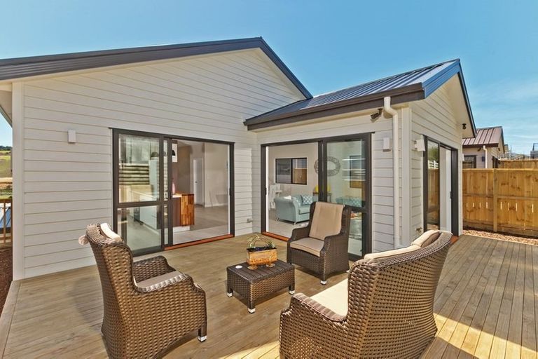 Photo of property in 30 Windlass Street, Long Bay, Auckland, 0630