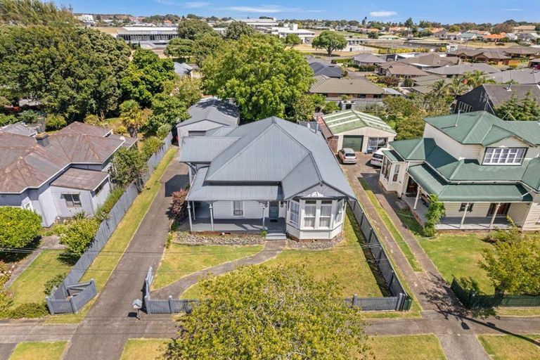 Photo of property in 11 Hurworth Place, College Estate, Whanganui, 4500