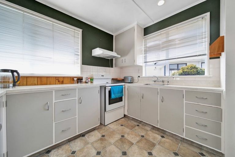 Photo of property in 23 Pacey Avenue, Hawera, 4610