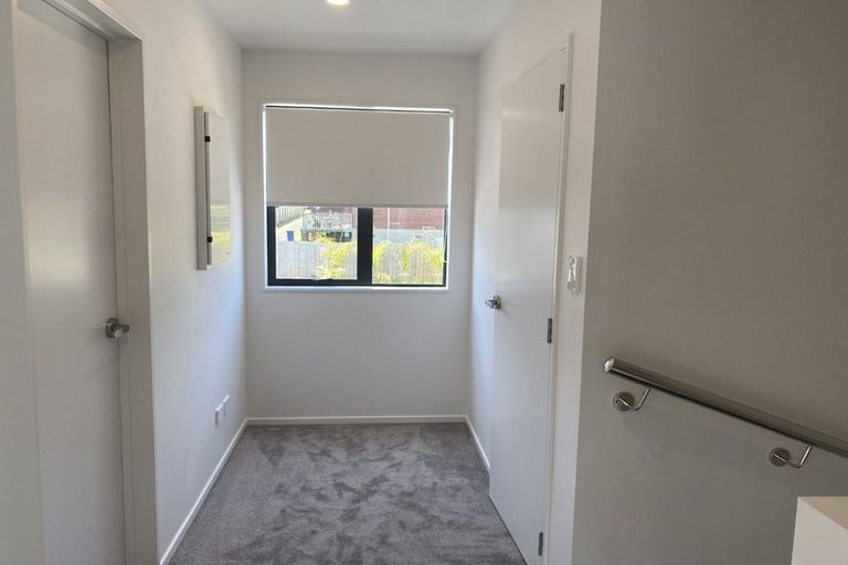 Photo of property in 22 Paetai Lane, Te Atatu Peninsula, 0610