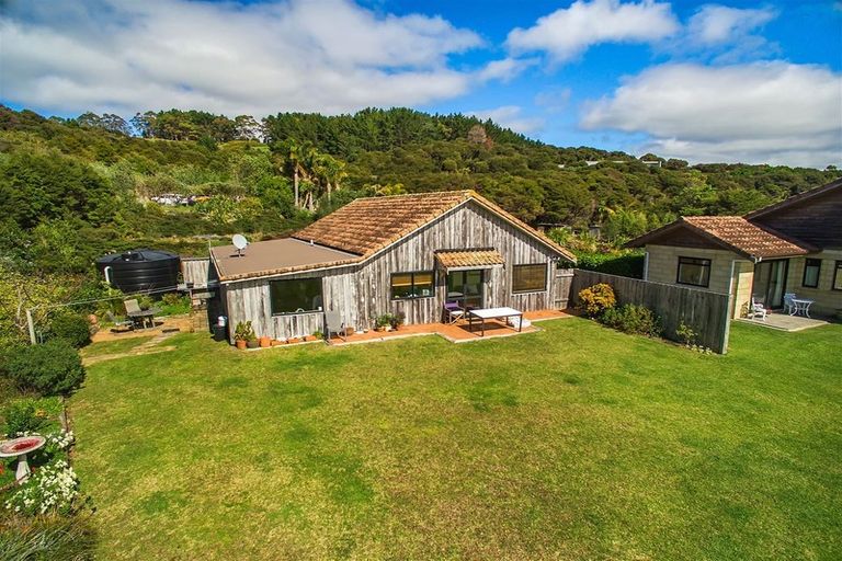 Photo of property in 32 Radar Road, Hot Water Beach, Whitianga, 3591