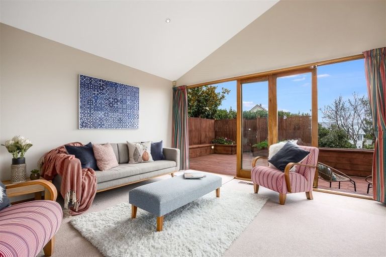 Photo of property in 12 Thorby Street, Northland, Wellington, 6012