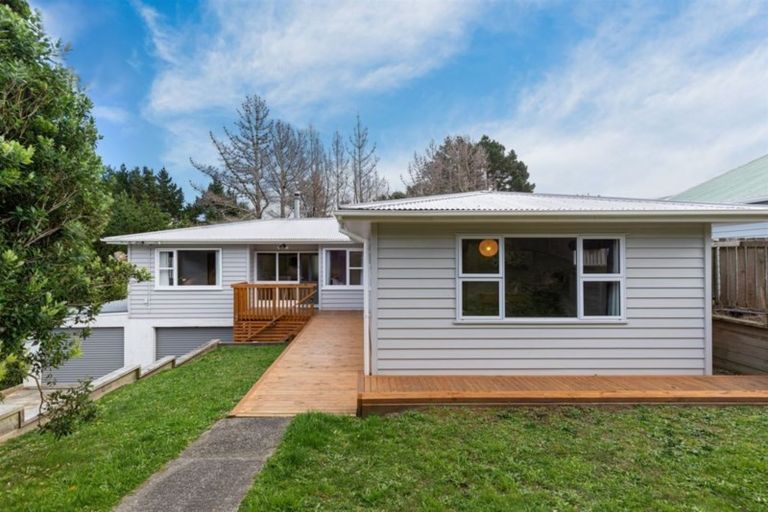 Photo of property in 15 Cunliffe Street, Johnsonville, Wellington, 6037