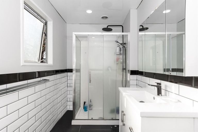 Photo of property in 5 Lagoon Place, Poike, Tauranga, 3112