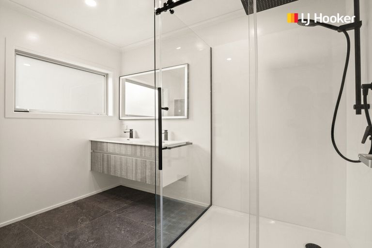 Photo of property in 5 Shanks Street, Green Island, Dunedin, 9018