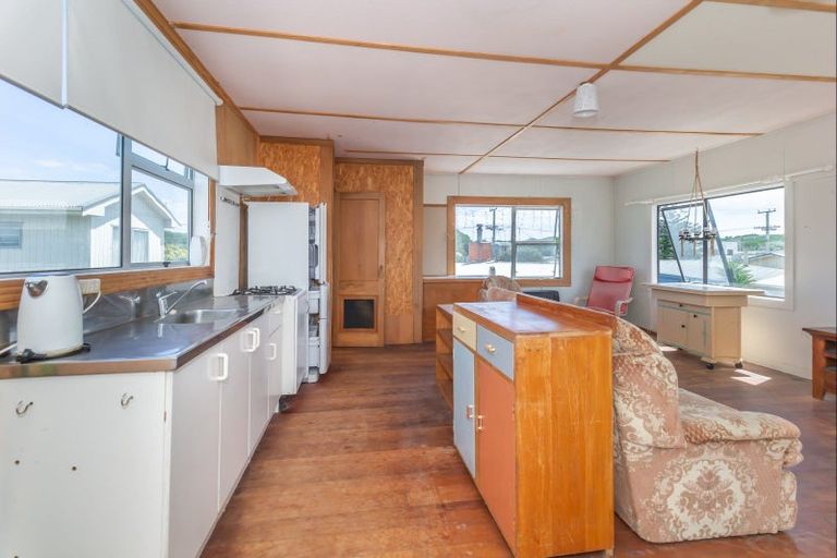 Photo of property in 15 Hunia Terrace, Himatangi Beach, Foxton, 4891