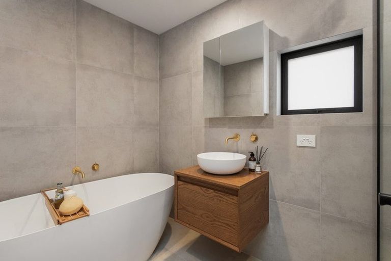 Photo of property in 2/143a Weston Road, St Albans, Christchurch, 8052