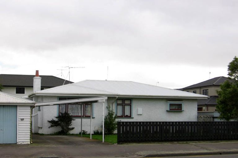 Photo of property in 147 Park Road, West End, Palmerston North, 4410