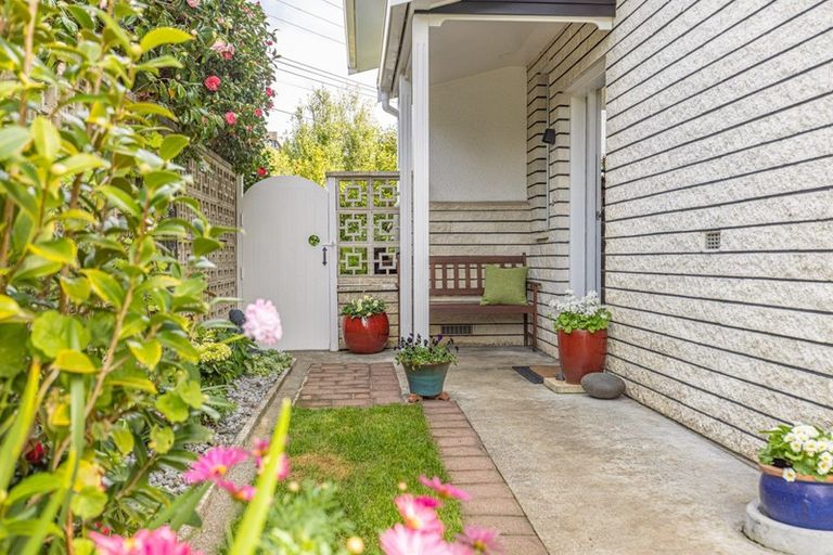 Photo of property in 48 Great North Road, Saint Johns Hill, Whanganui, 4500