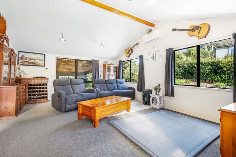 Photo of property in 54 Powells Road, Cable Bay, 0420