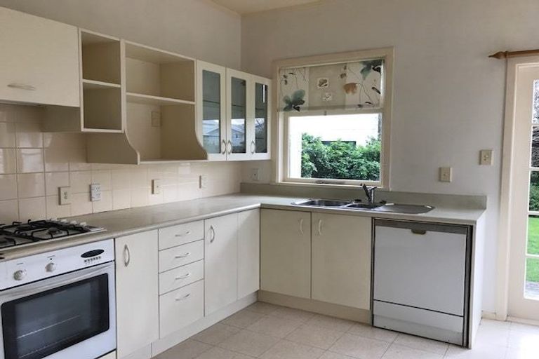 Photo of property in 35 Wilford Street, Woburn, Lower Hutt, 5011