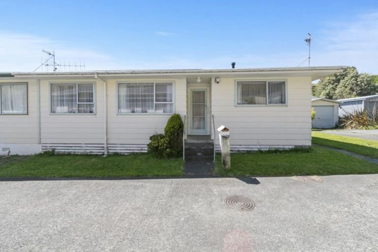 Photo of property in 35b Stockdale Street, Wainuiomata, Lower Hutt, 5014
