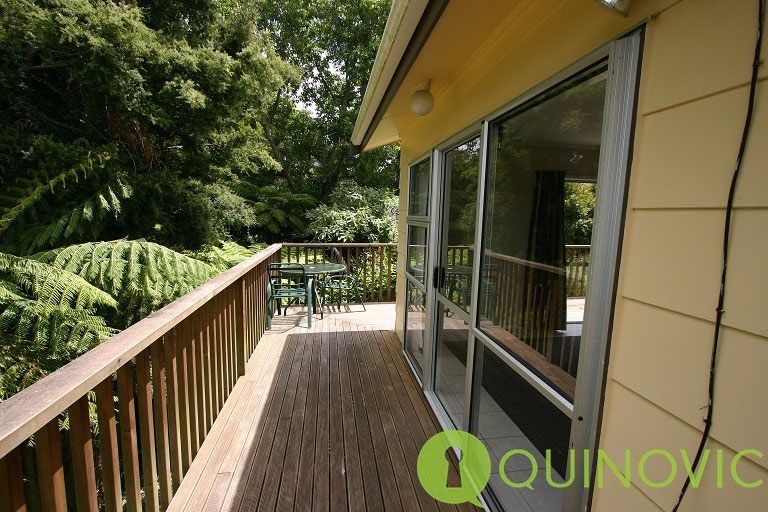 Photo of property in 2/23 Luckens Road, West Harbour, Auckland, 0618