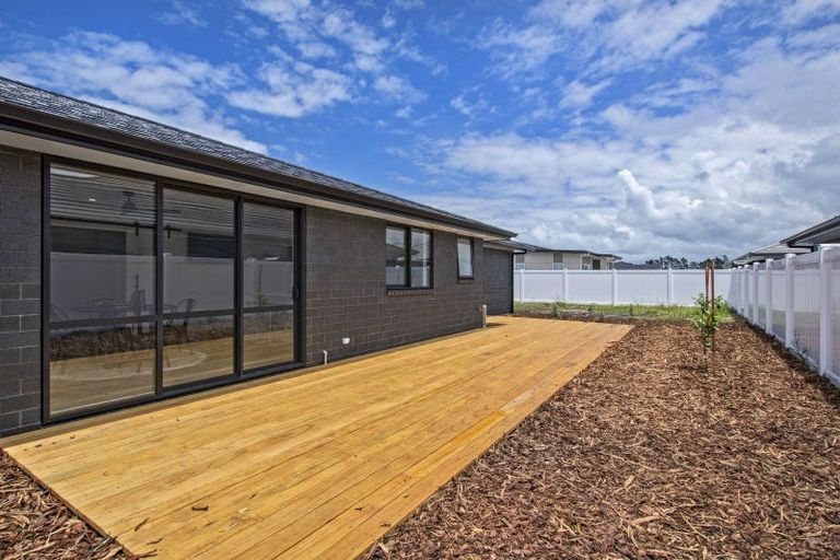 Photo of property in 30 Kapiakauri Road, One Tree Point, 0118