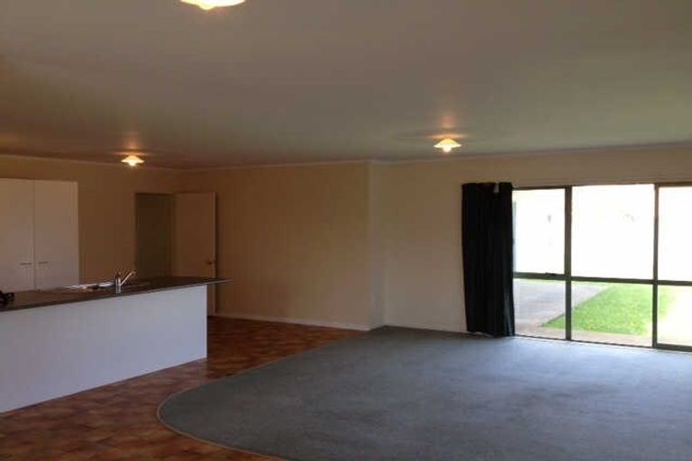 Photo of property in 18 Cyclamen Road, Mangere, Auckland, 2022