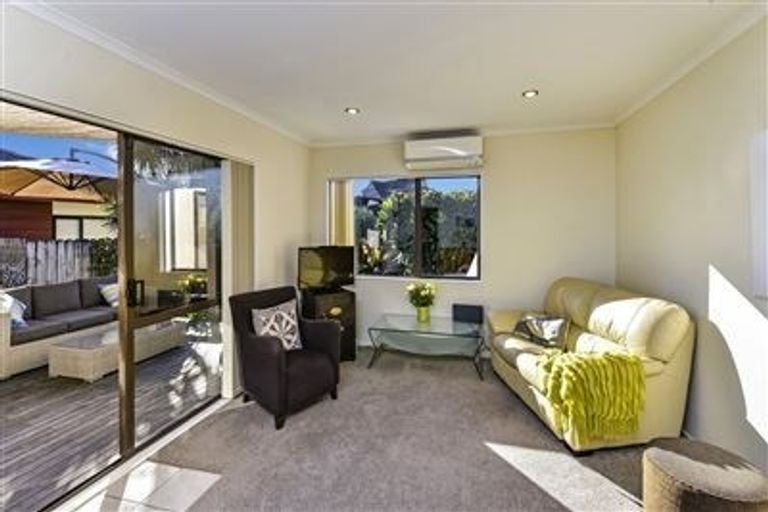 Photo of property in 5 Starlight Cove, Hobsonville, Auckland, 0618