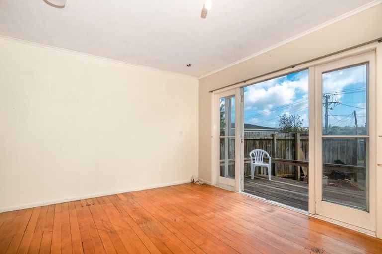 Photo of property in 48 Longburn Road, Henderson, Auckland, 0610