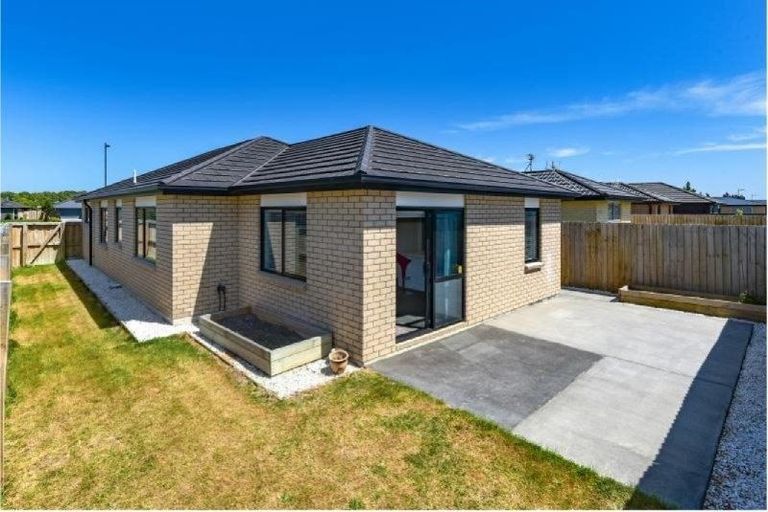 Photo of property in 12 Meyer Crescent, Halswell, Christchurch, 8025