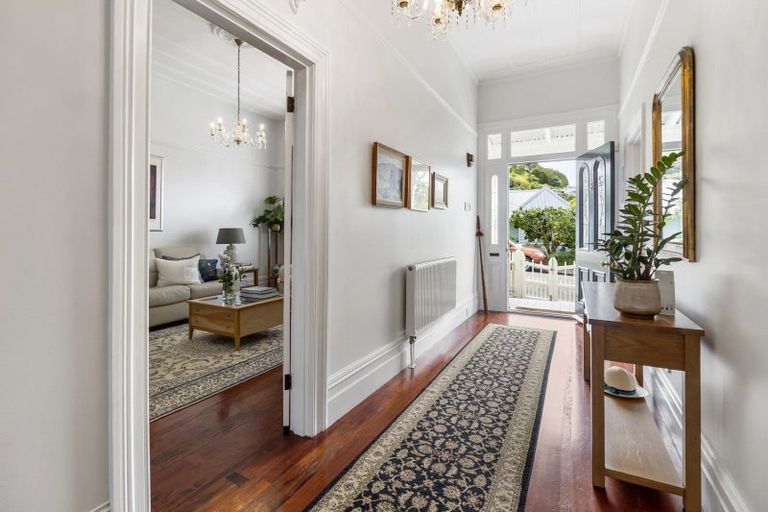 Photo of property in 3 Kerr Street, Devonport, Auckland, 0624