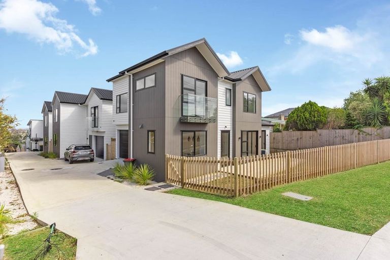 Photo of property in 54c Bleakhouse Road, Howick, Auckland, 2014