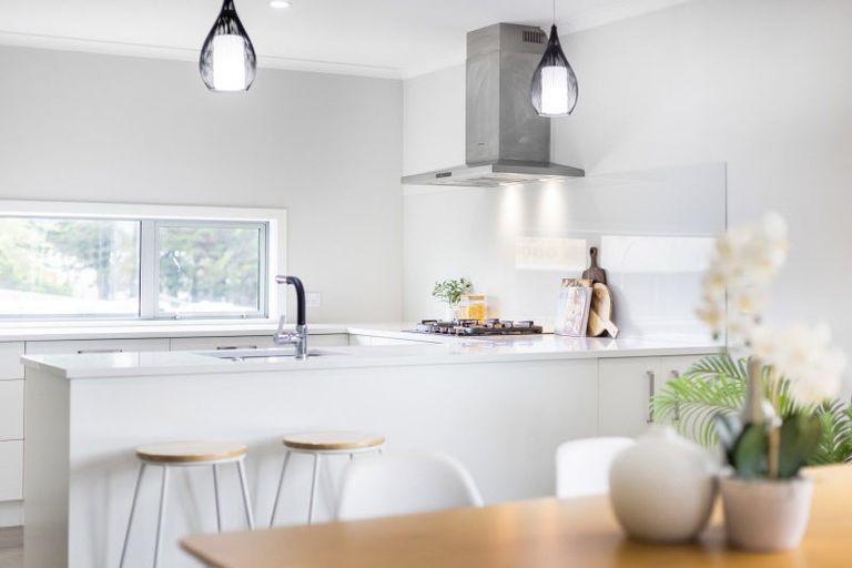 Photo of property in 60 Hokioi Drive, Kenepuru, Porirua, 5022