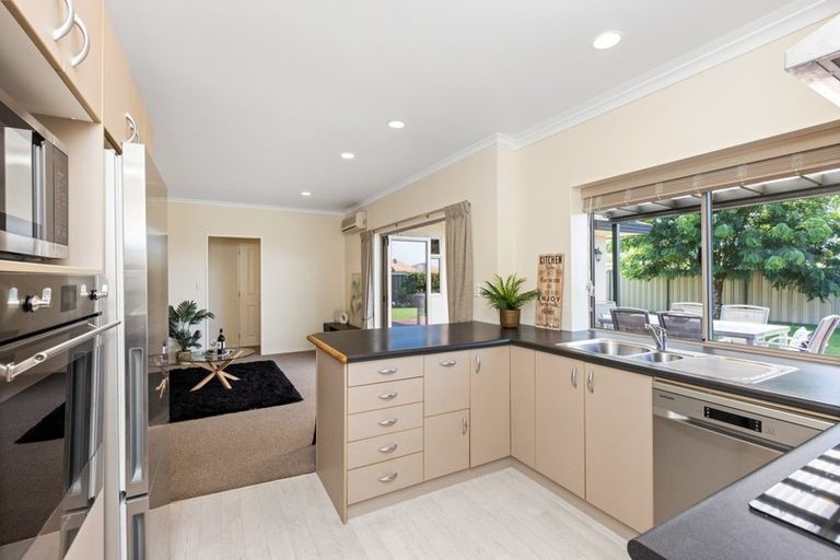 Photo of property in 6 Rosehill Way, Taradale, Napier, 4112