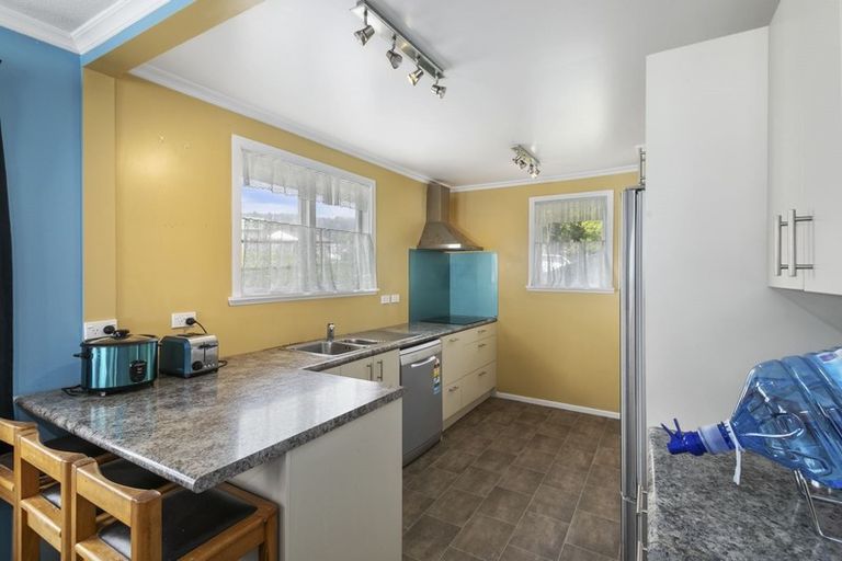 Photo of property in 31 August Street, Stokes Valley, Lower Hutt, 5019