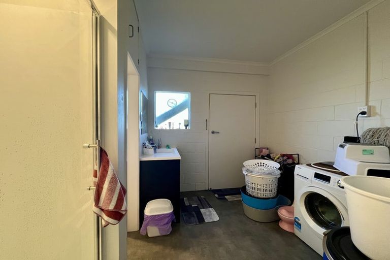 Photo of property in 158 Verbena Road, Birkdale, Auckland, 0626