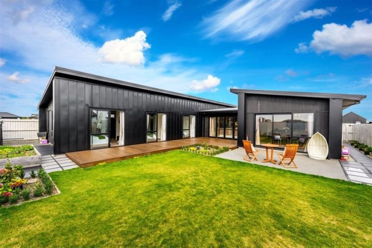 Photo of property in 25 Little Gem Road, Hornby, Christchurch, 8025