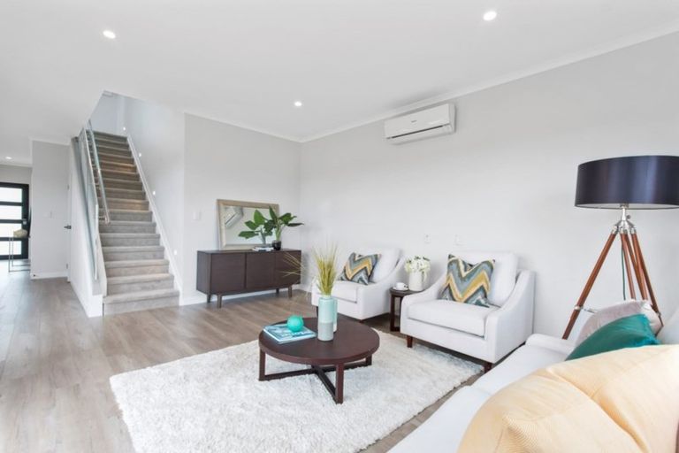 Photo of property in 10 Riroriro Road, Hobsonville, Auckland, 0616