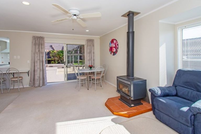 Photo of property in 52 Kuripaka Crescent, The Gardens, Auckland, 2105
