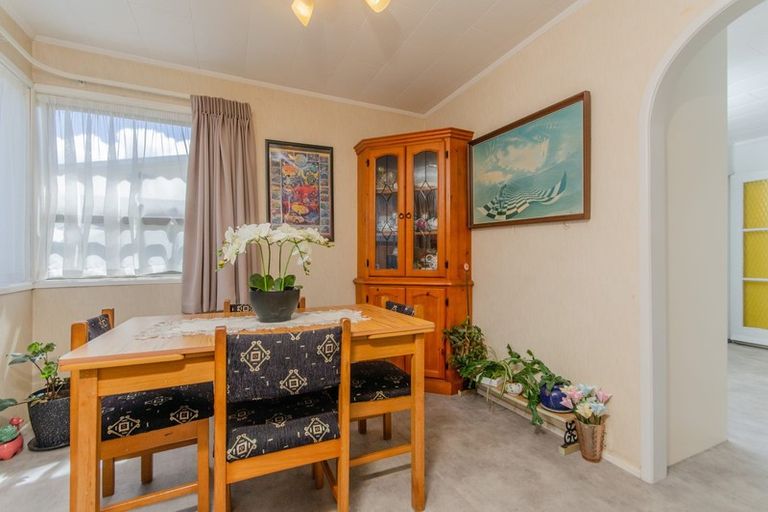 Photo of property in 20 Leaver Place, Weymouth, Auckland, 2103