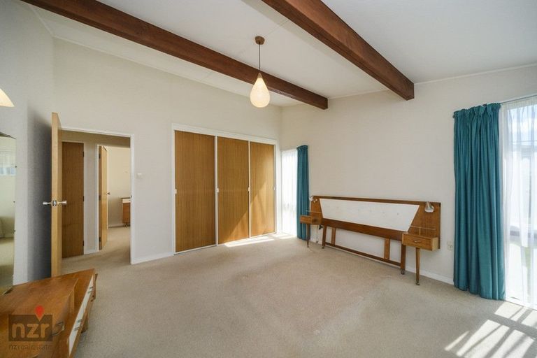 Photo of property in 24 Wikiriwhi Crescent, Awapuni, Palmerston North, 4412
