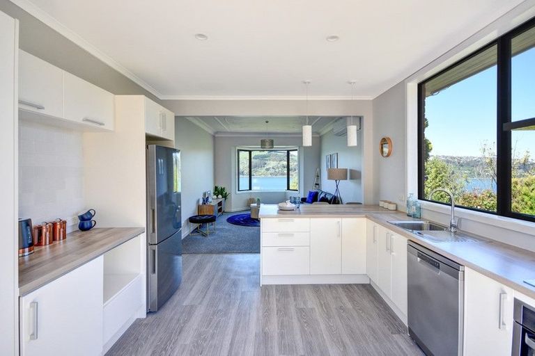 Photo of property in 20 Ocean View Road, Ravensbourne, Dunedin, 9022