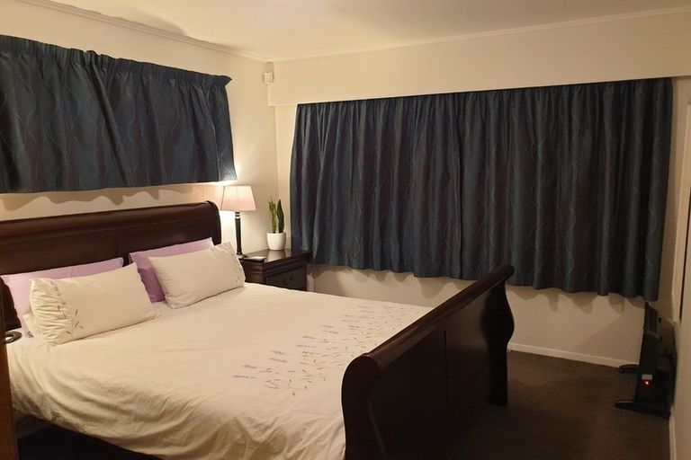 Photo of property in 36 Larsen Crescent, Tawa, Wellington, 5028