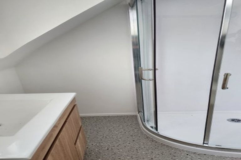 Photo of property in 68 Boord Crescent, Kumeu, 0891