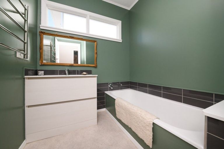 Photo of property in 33 Sheffield Street, Awapuni, Palmerston North, 4412