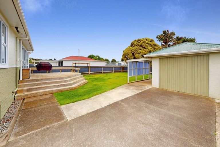 Photo of property in 30 Hadfield Crescent, College Estate, Whanganui, 4500
