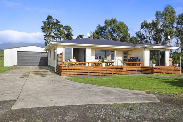 Photo of property in 1467 Mangorei Road, Mangorei, New Plymouth, 4371