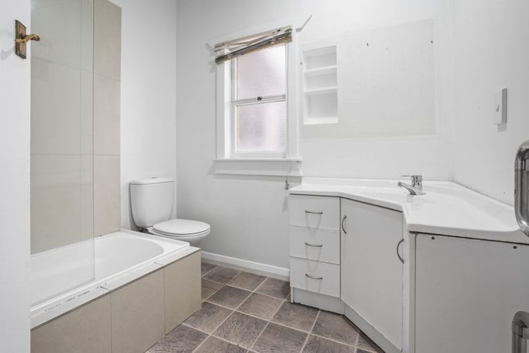 Photo of property in 22 Windsor Road, Maeroa, Hamilton, 3200