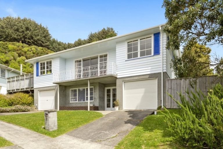 Photo of property in 13 Colonial Grove, Tawa, Wellington, 5028