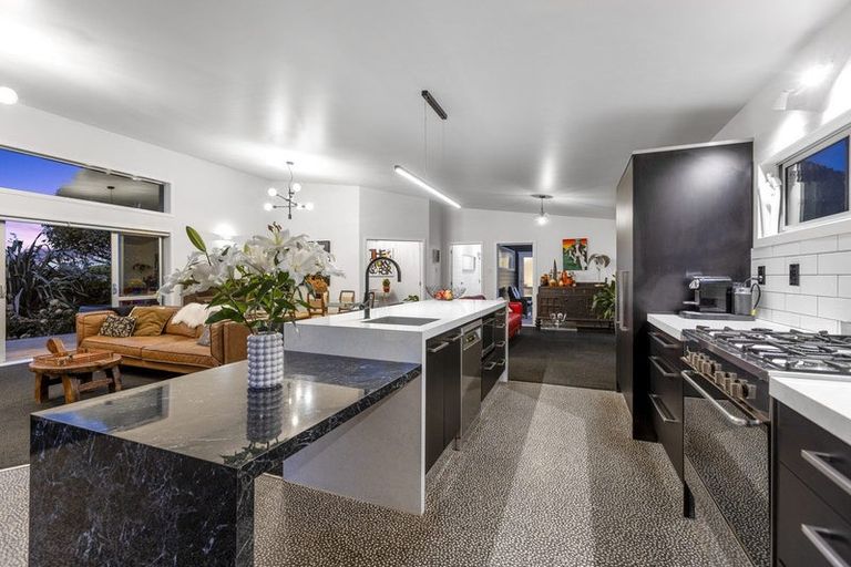 Photo of property in 418 Kaipikari Road, Urenui, 4375