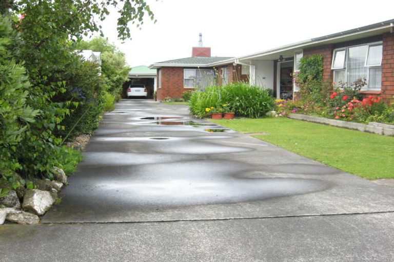 Photo of property in 16 Blenheim Place, Feilding, 4702