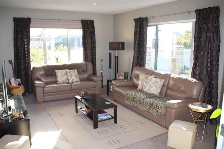 Photo of property in 5 Melville Crescent, Rolleston, 7614