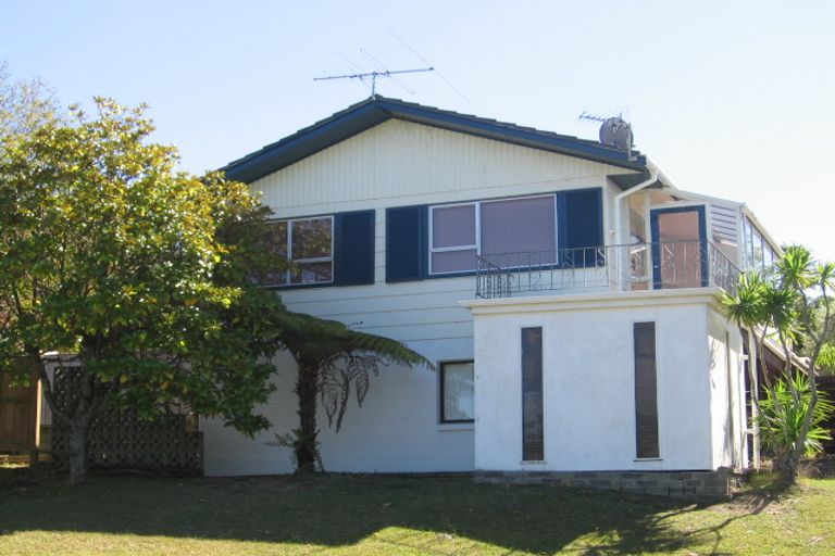 Photo of property in 1 Malters Place, Browns Bay, Auckland, 0630