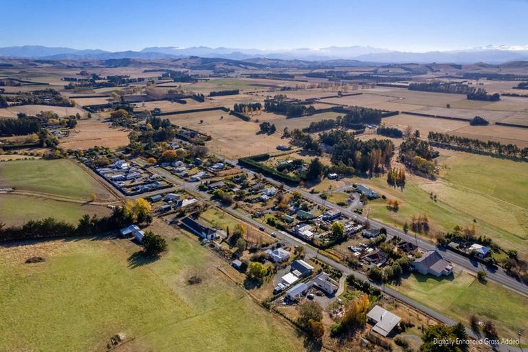 Photo of property in 21 Oxford Street, Waikari, 7420