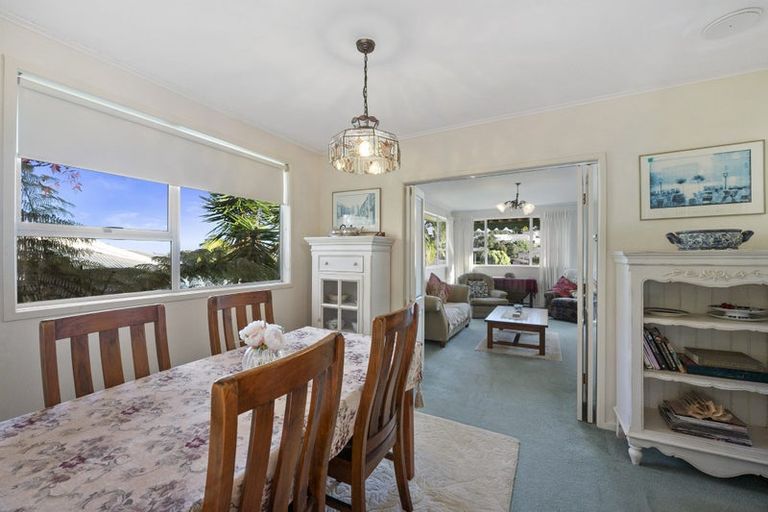 Photo of property in 29 Sequoia Place, Sunnynook, Auckland, 0620