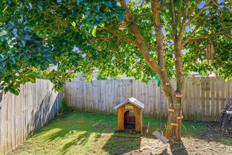 Photo of property in 49a Springs Road, Parakai, 0830