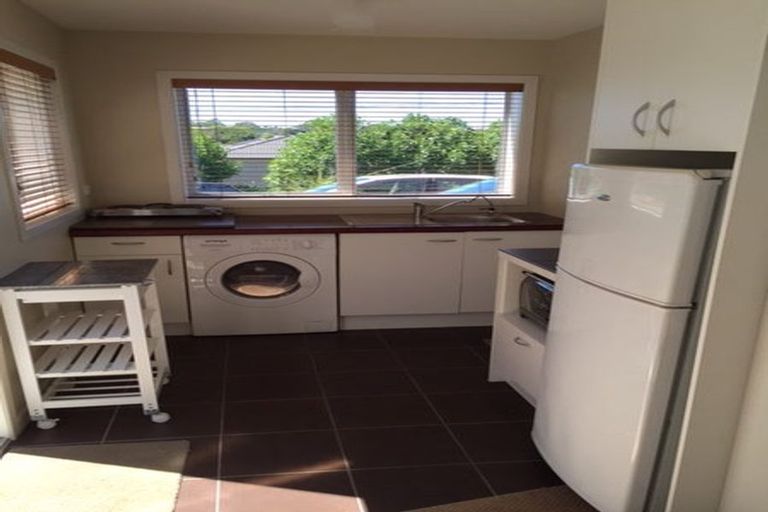 Photo of property in 1/14 Corunna Road, Milford, Auckland, 0620